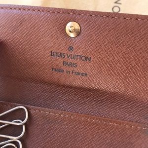 Louis Vuitton Accessories - Louis Vuitton Key Case Louis Vuitton Accessories - Louis Vuitton Key Case